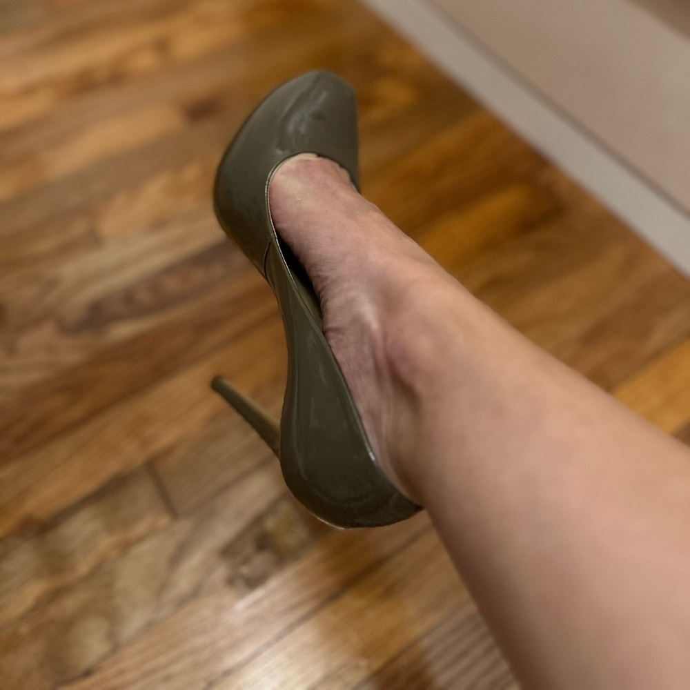 Kelsi Dagger hidden platform heels